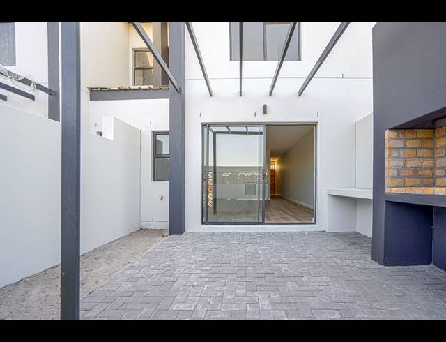 2 BEDROOM HOUSE FOR SALE IN SANDOWN